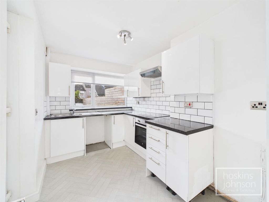 Property photo 3 of 16 Kitchen