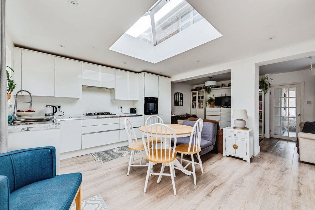 Property photo 3 of 19