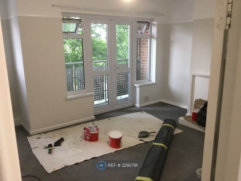 Property photo 1 of 8 Lounge