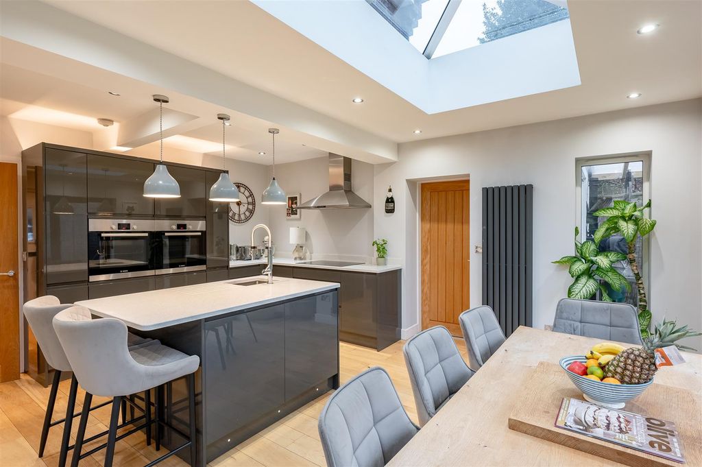 Property photo 2 of 17 Kitchen Diner