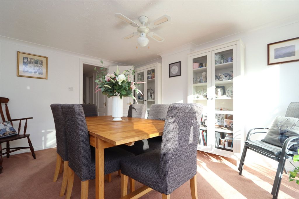 Property photo 3 of 18 Picture No. 10