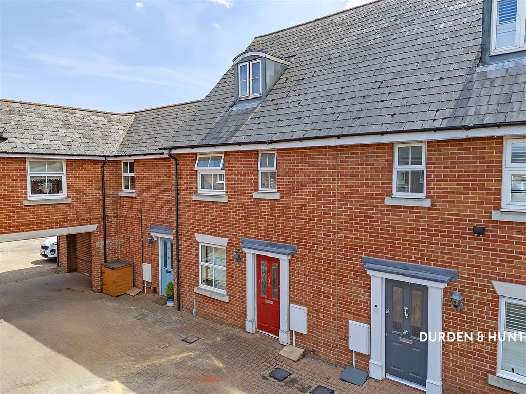 Property photo 2 of 3 Steed Crescent