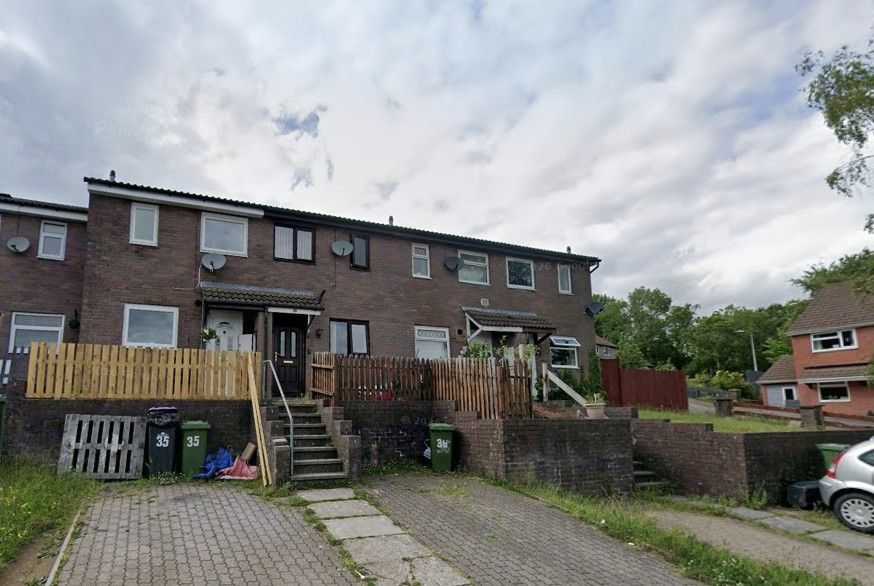 Property photo 1 of 2