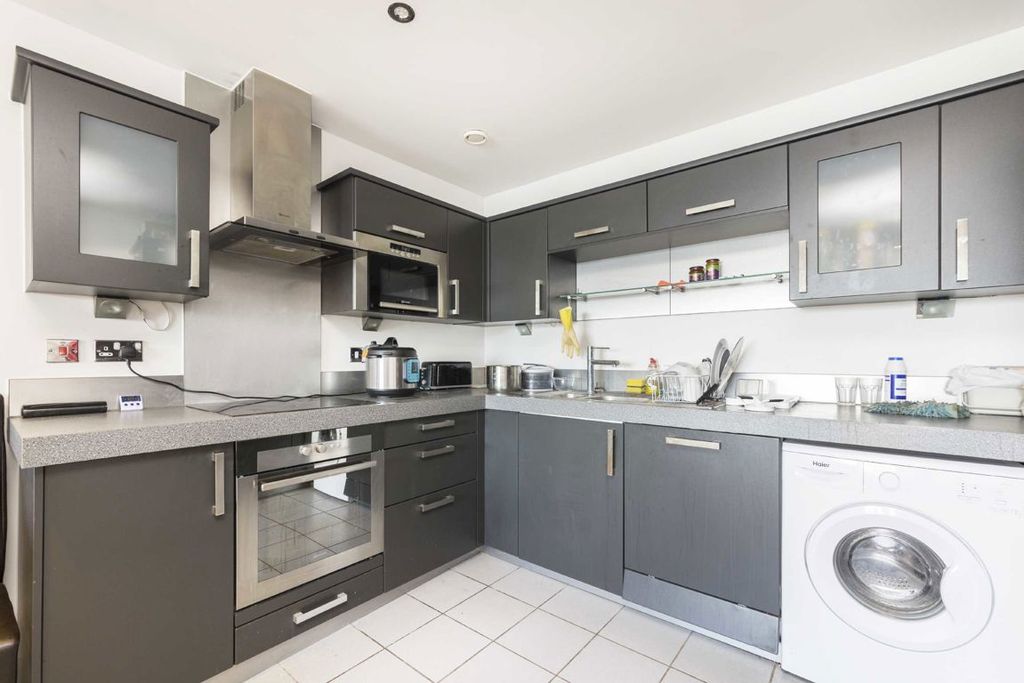 Property photo 3 of 5