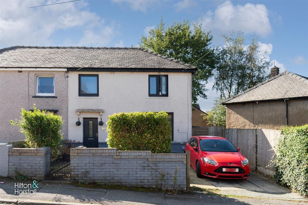 Property photo 1 of 14 Rowland Avenue