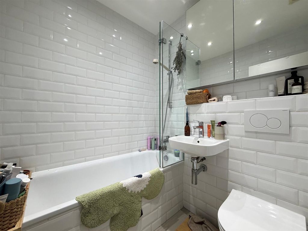 Property photo 3 of 3