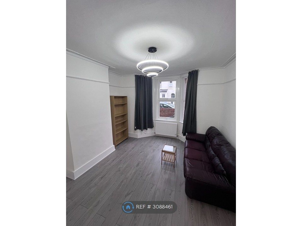 Property photo 1 of 16 Living Room