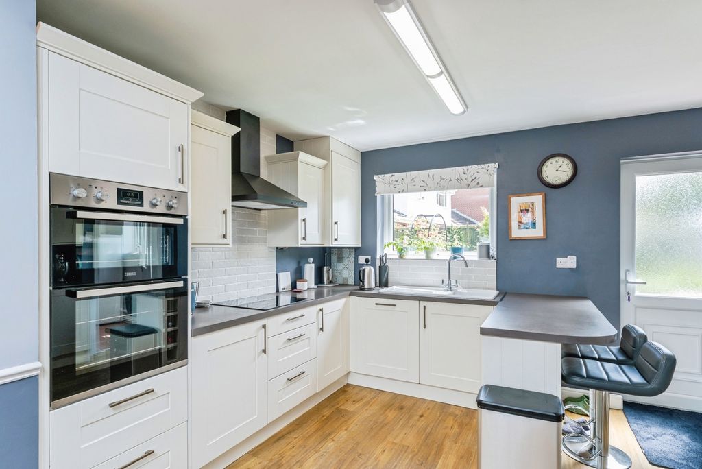 Property photo 2 of 30 Pbox-Img.Jpg