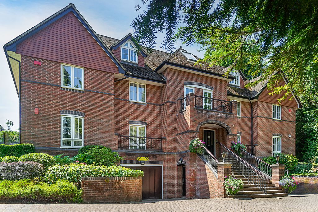 Property photo 1 of 13