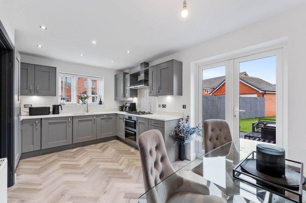 Property photo 3 of 30