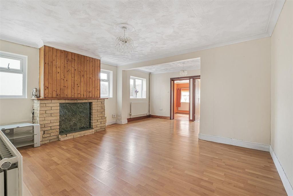 Property photo 2 of 18 4_55760.Jpg