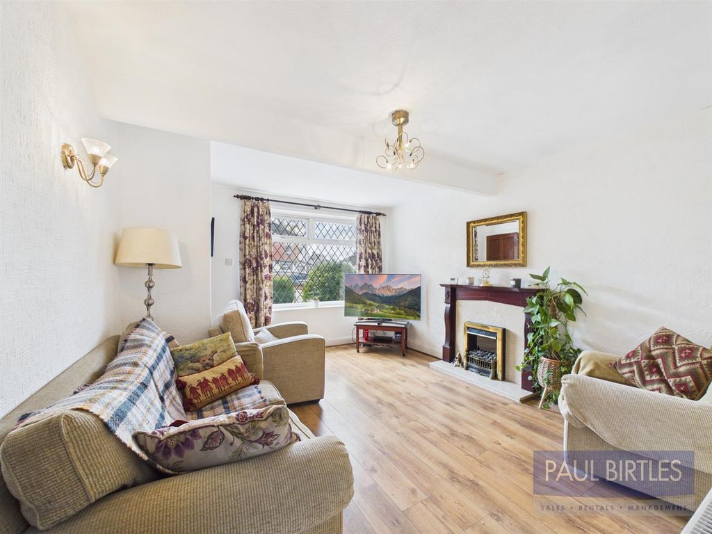 Property photo 3 of 18 Cam04378G0-Pr0334-Still013.Jpg