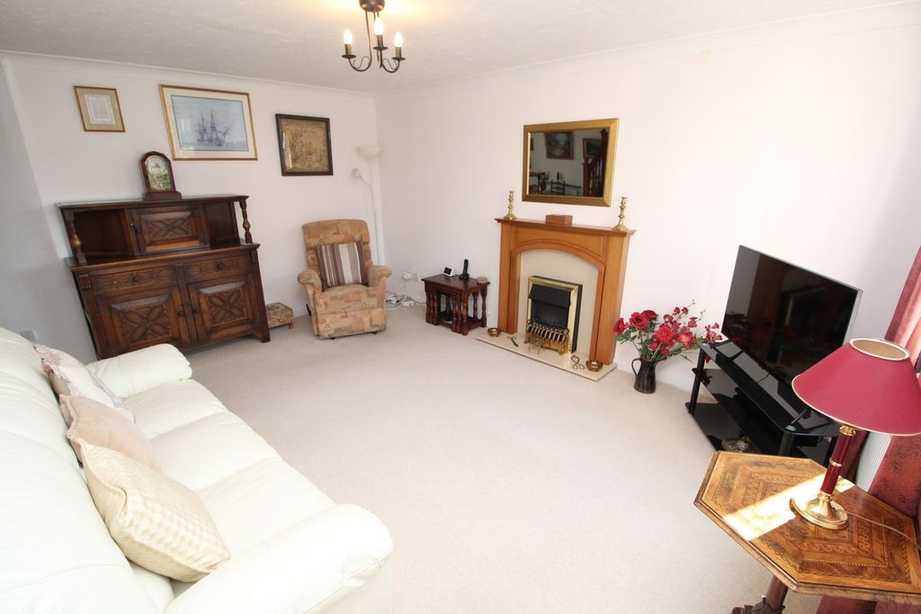 Property photo 3 of 17