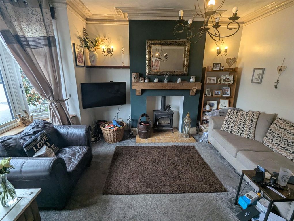 Property photo 2 of 24 Lounge