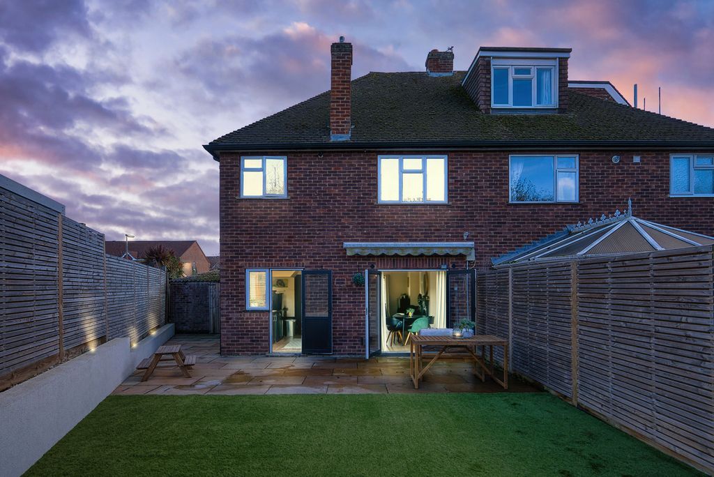 Property photo 2 of 23