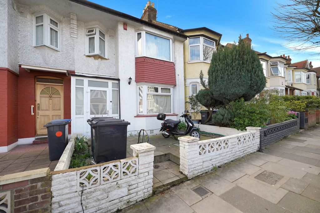 Property photo 1 of 9