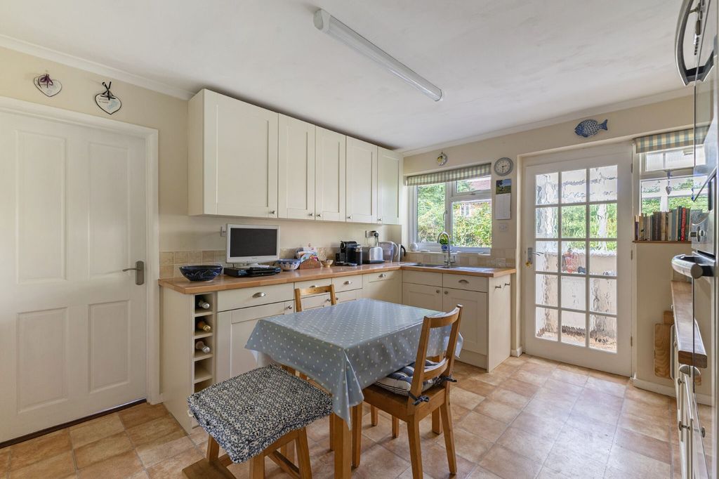 Property photo 3 of 12 Kitchen