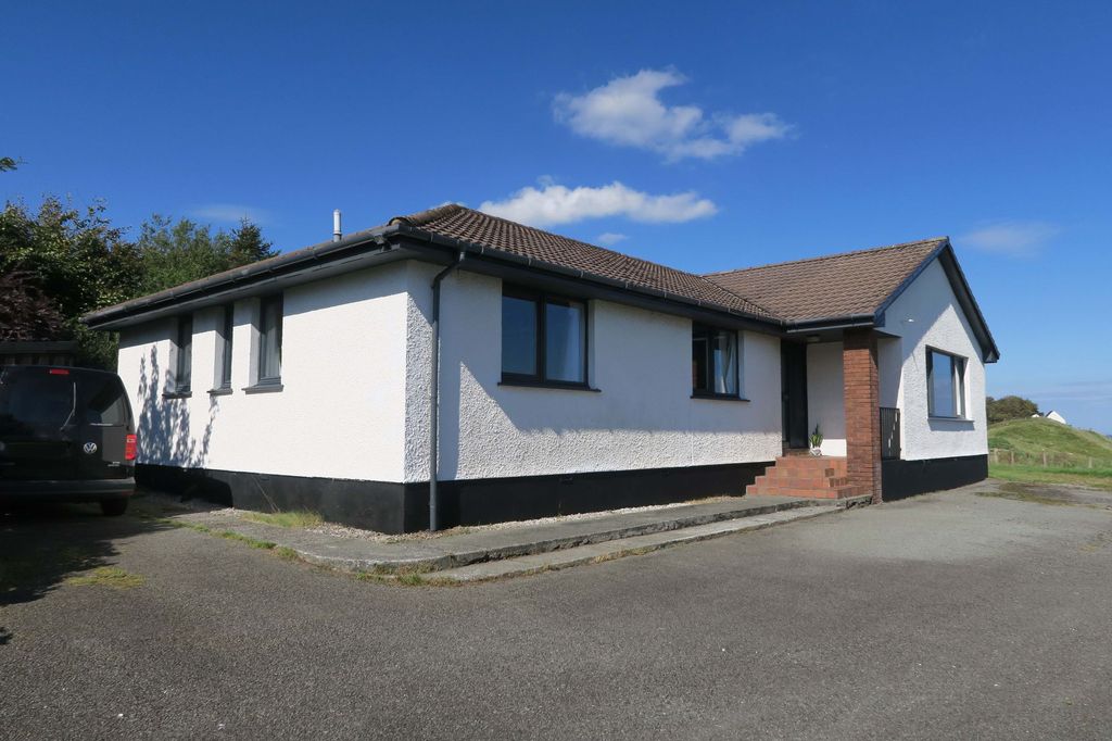 Property photo 1 of 33