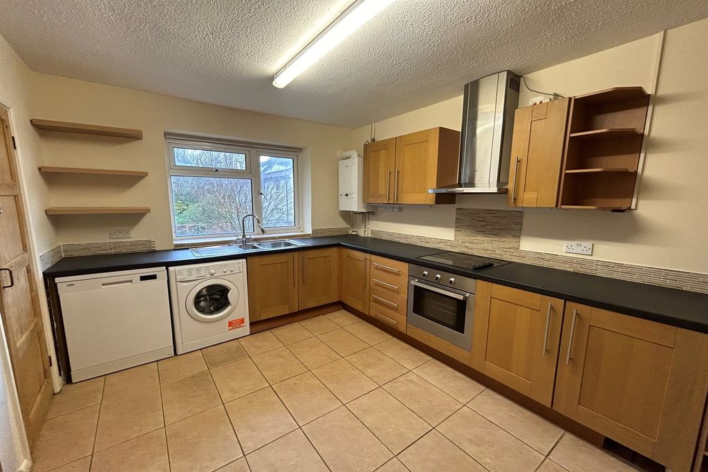 Property photo 1 of 7 (Main)