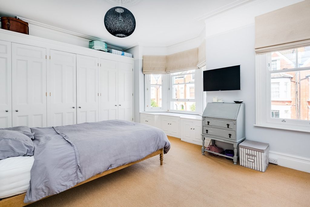 Property photo 3 of 11