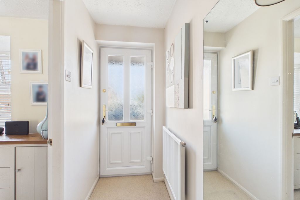 Property photo 2 of 14 Light Bright And Ready To Greet Your Guests