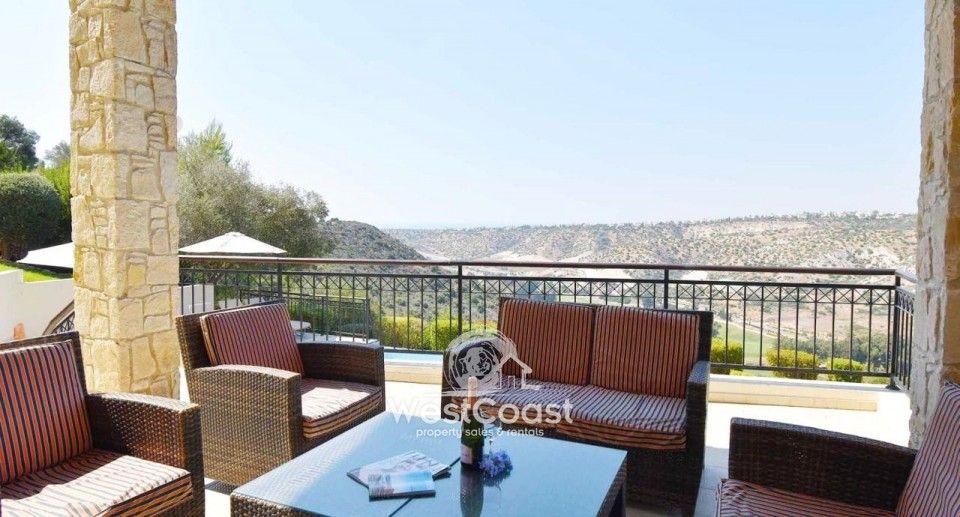 Property photo 3 of 27