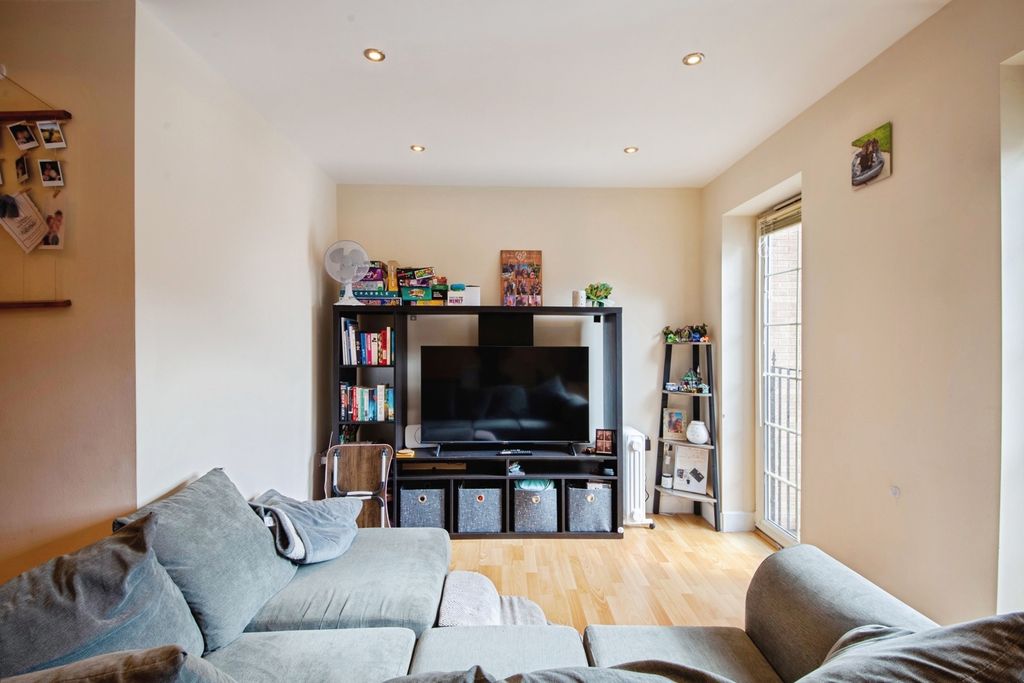 Property photo 3 of 13 Pbox-Img.Jpg