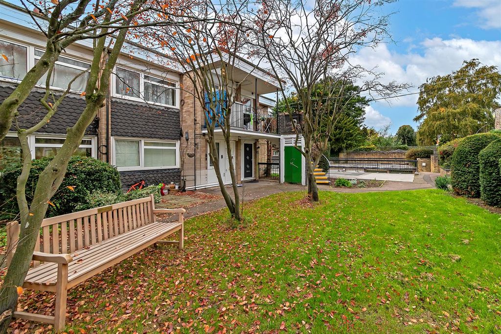 Property photo 3 of 14 17Malthousecourt-5.Jpg