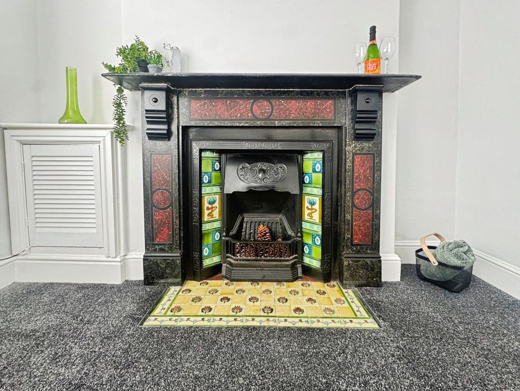 Property photo 2 of 12