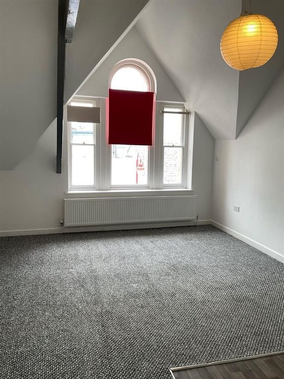 Property photo 3 of 4 Studio Room.Jpg