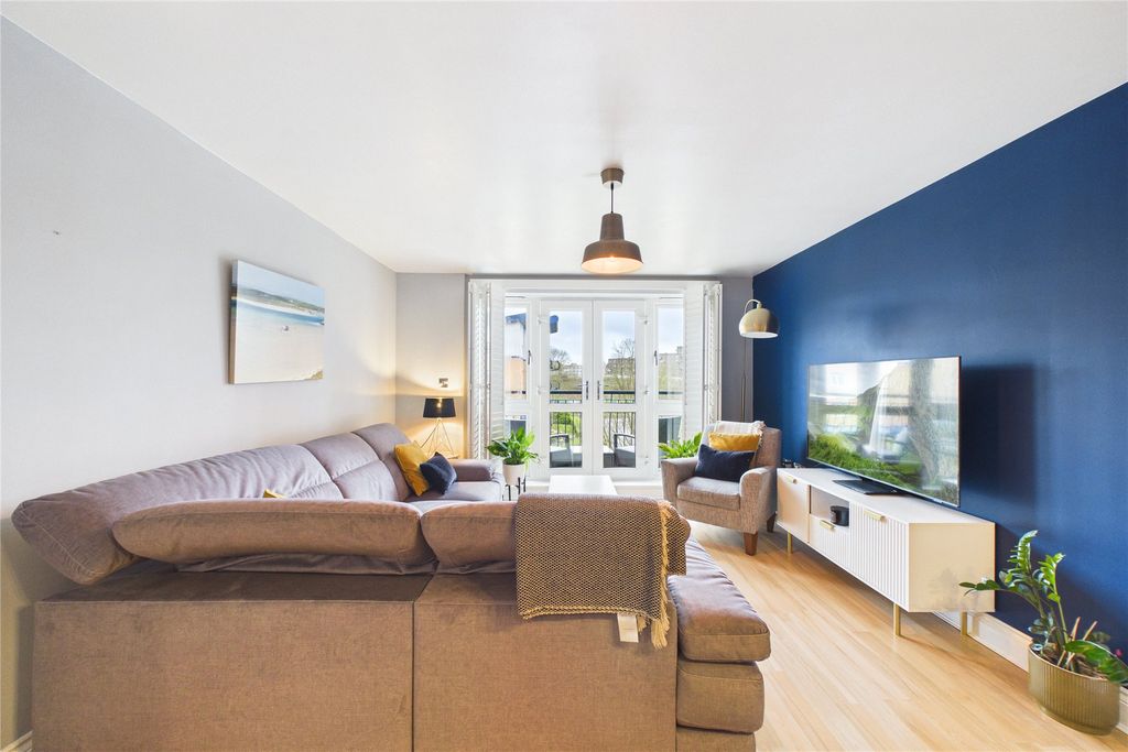 Property photo 2 of 8 Picture No. 01