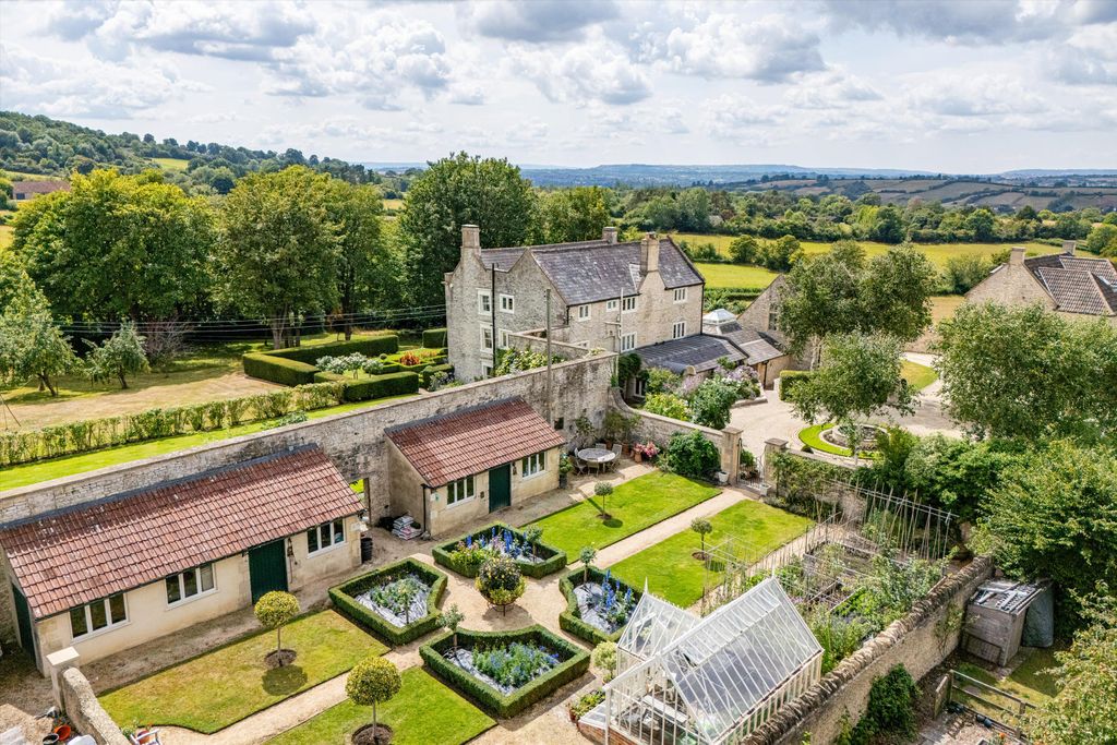 Property photo 3 of 36 Image