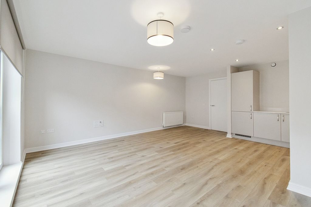 Property photo 3 of 10 3