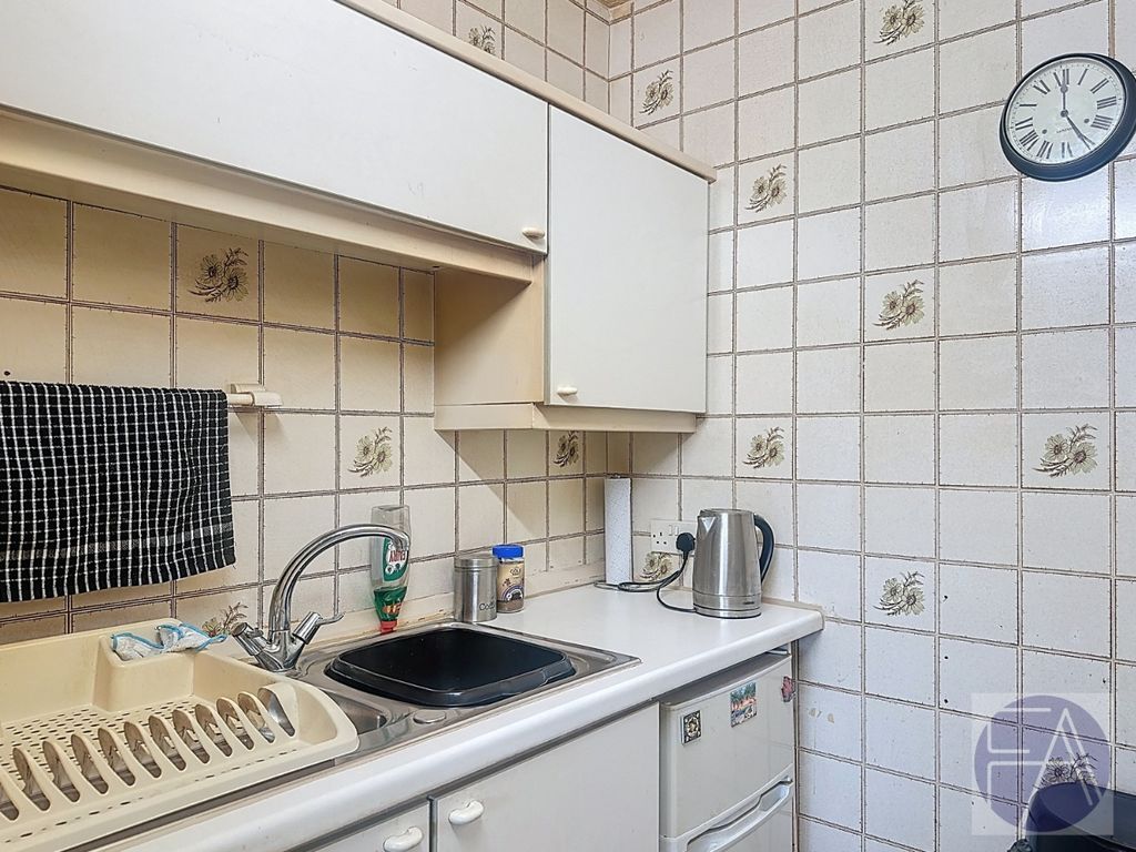 Property photo 2 of 12 4385574