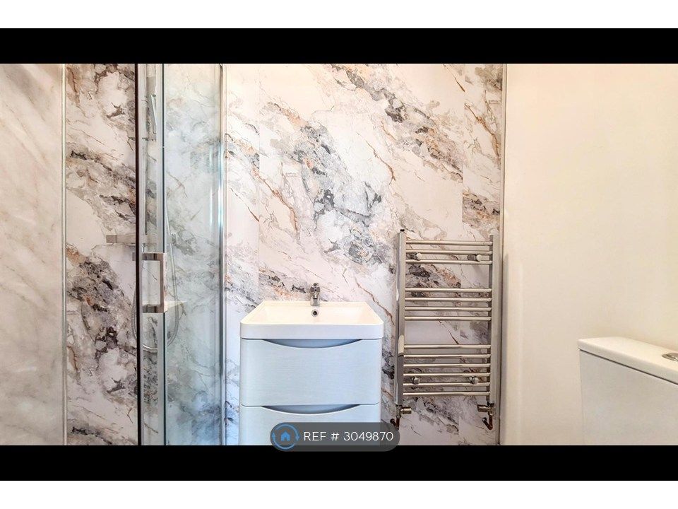 Property photo 3 of 5 En-Suite