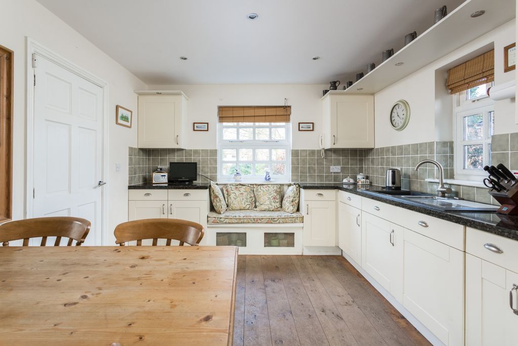 Property photo 2 of 17 Kitchen