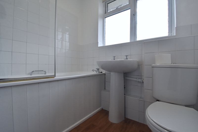 Property photo 3 of 6 Photo 4