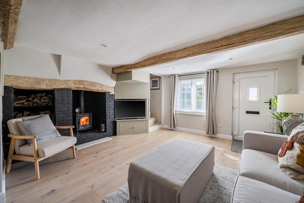 Property photo 2 of 20 Living Room