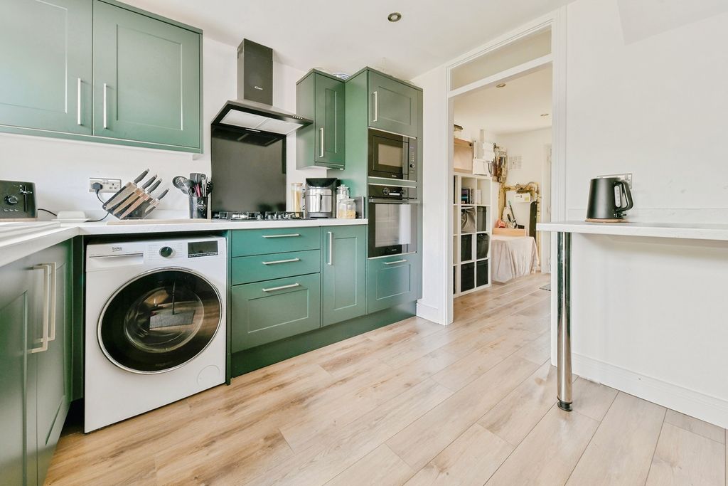Property photo 3 of 22 Pbox-Img.Jpg