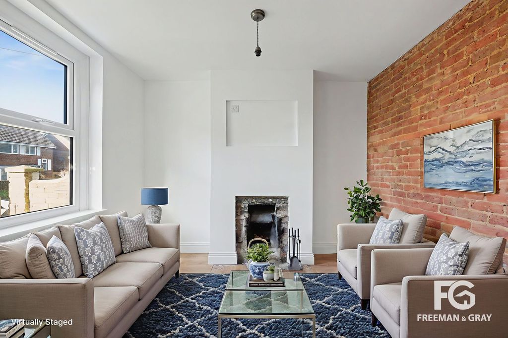 Property photo 2 of 11