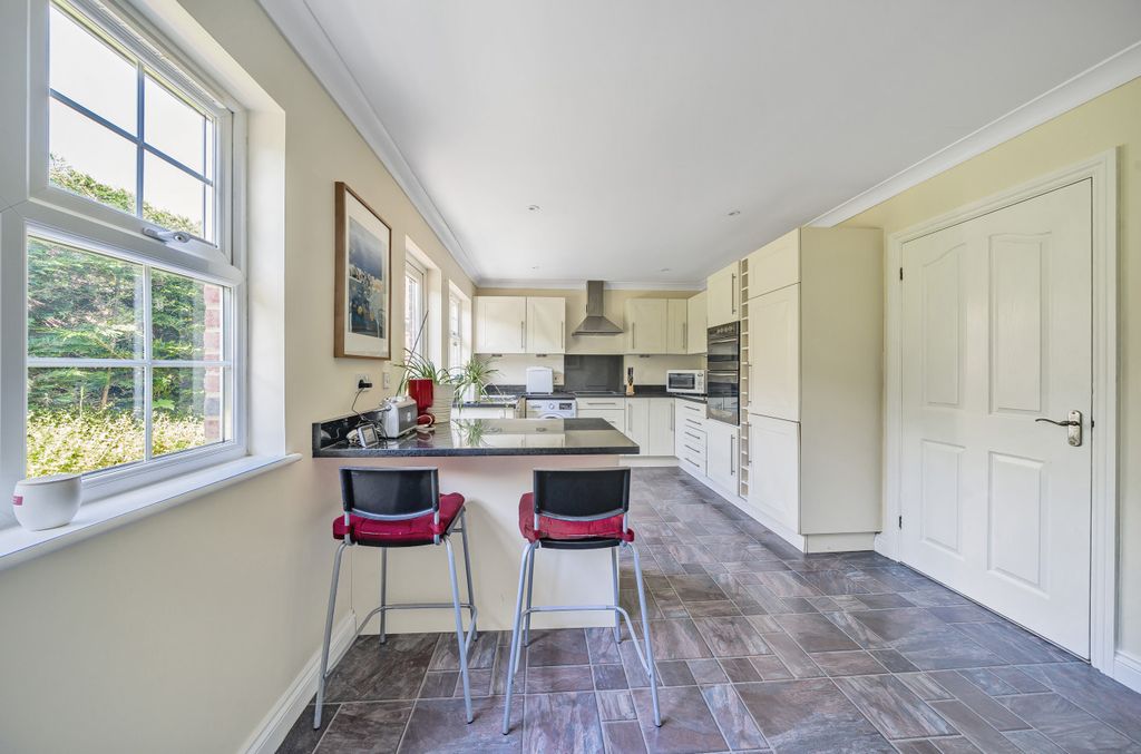 Property photo 3 of 14 989216 (4).Jpg