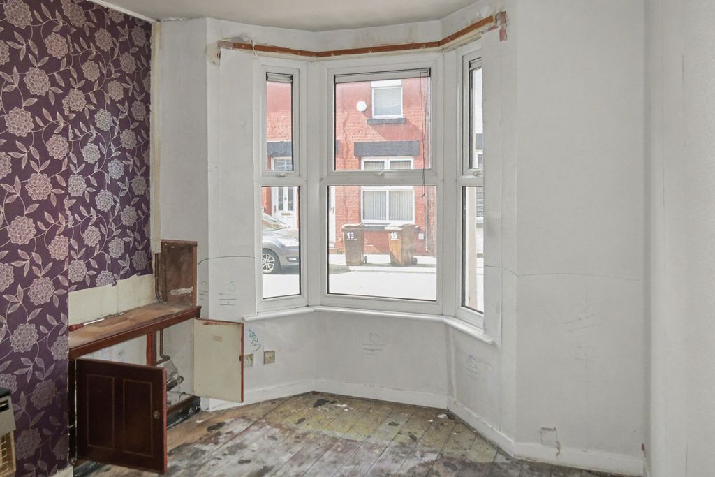 Property photo 2 of 18 16 Caradoc Road, Seaforth, Liverpool, L21 4Nb