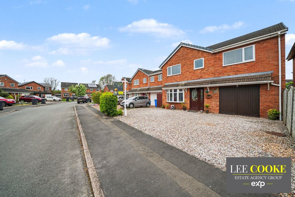 Property photo 2 of 40