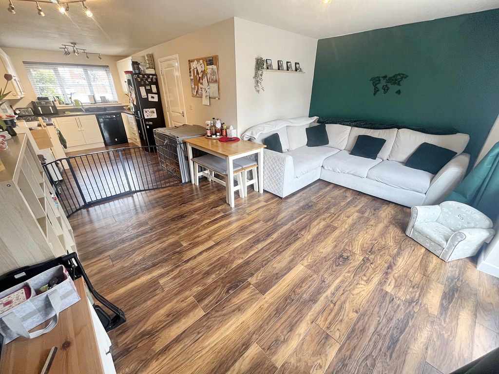 Property photo 2 of 20 Livdin3