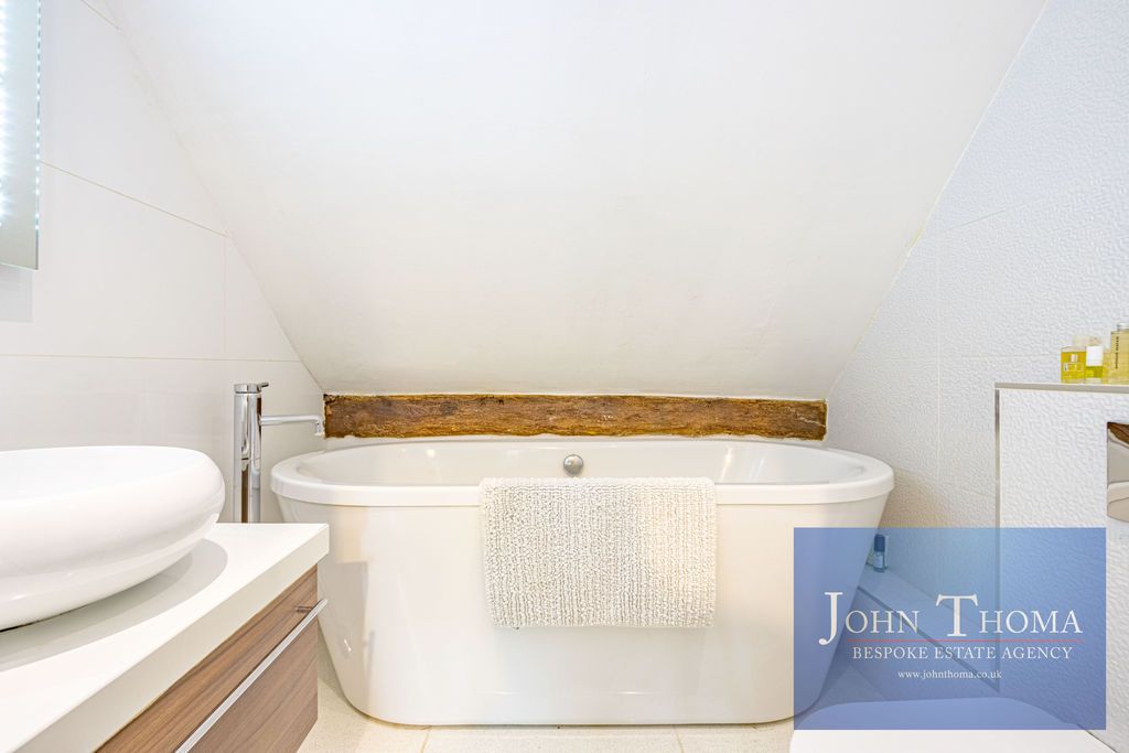 Additional image 35 of 6 bed property to rentMarshalls Barn, Woodside, Epping CM16