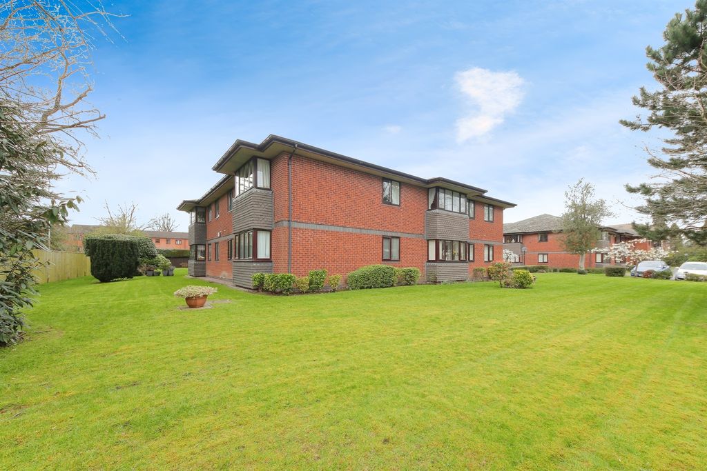 Property photo 2 of 17