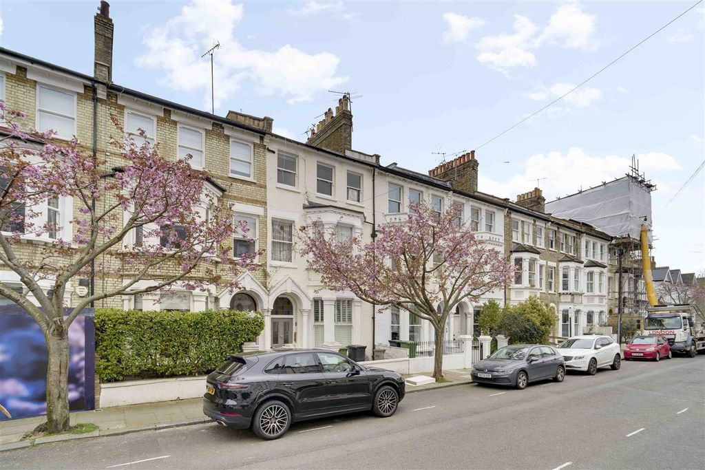 Property photo 2 of 16