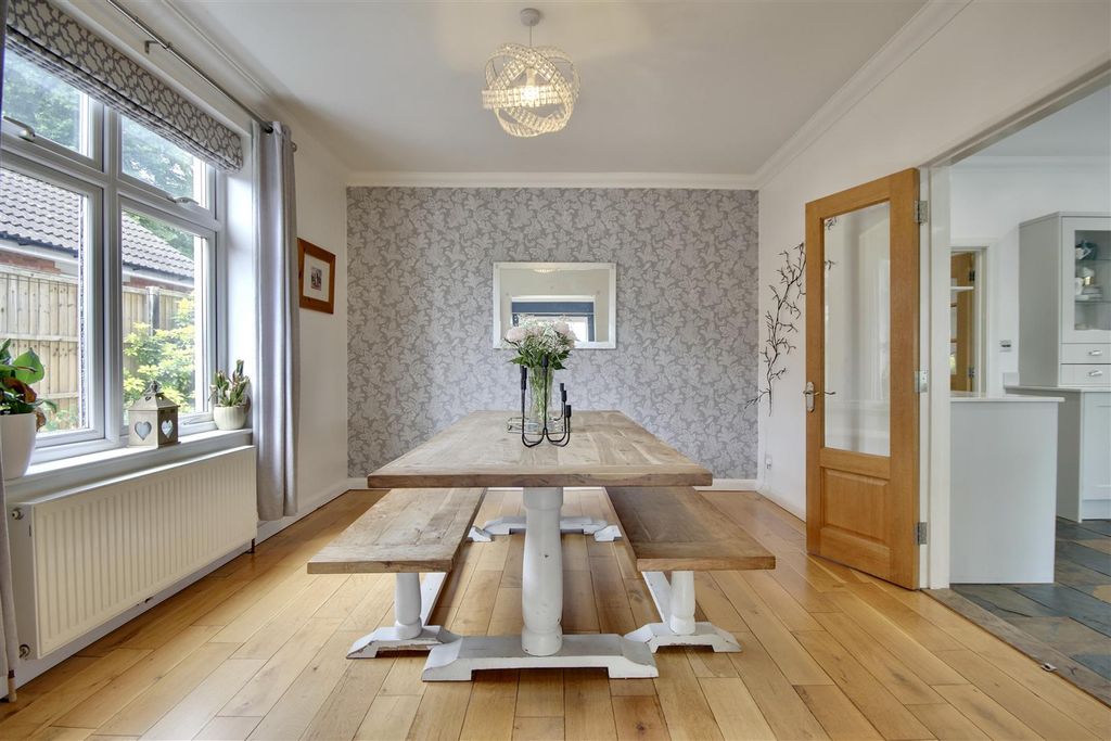 Property photo 3 of 46 Dining Room