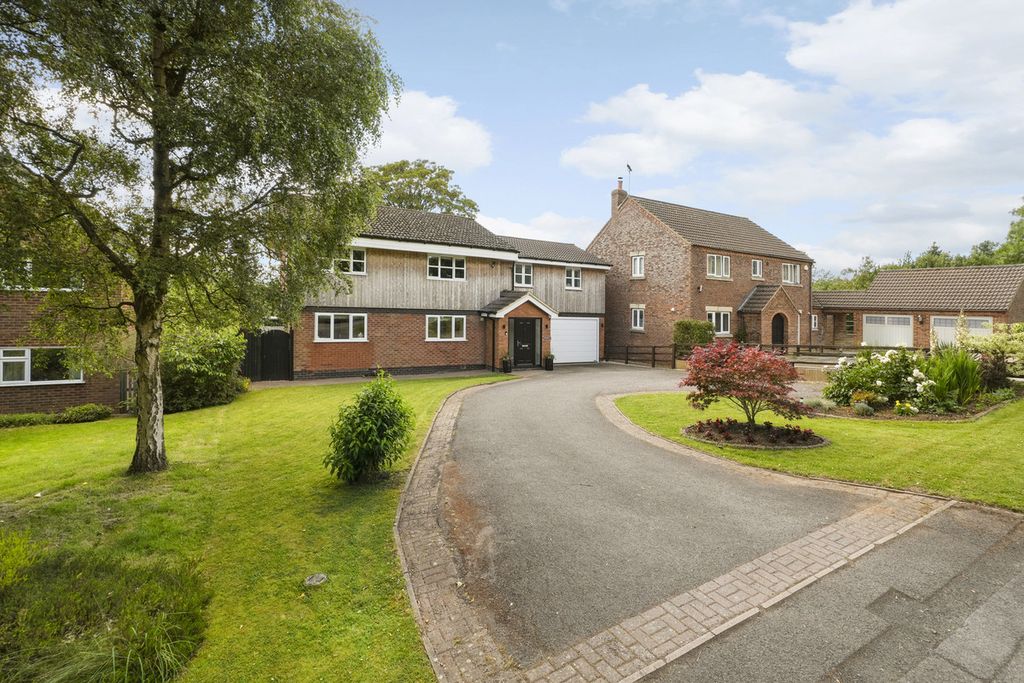 Property photo 1 of 34