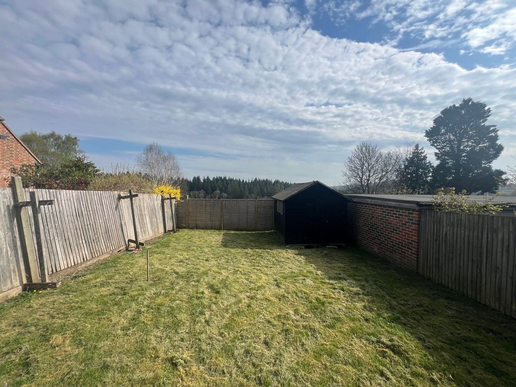 Property photo 3 of 14 Garden